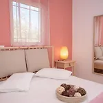 Apartamento Elaia - & *